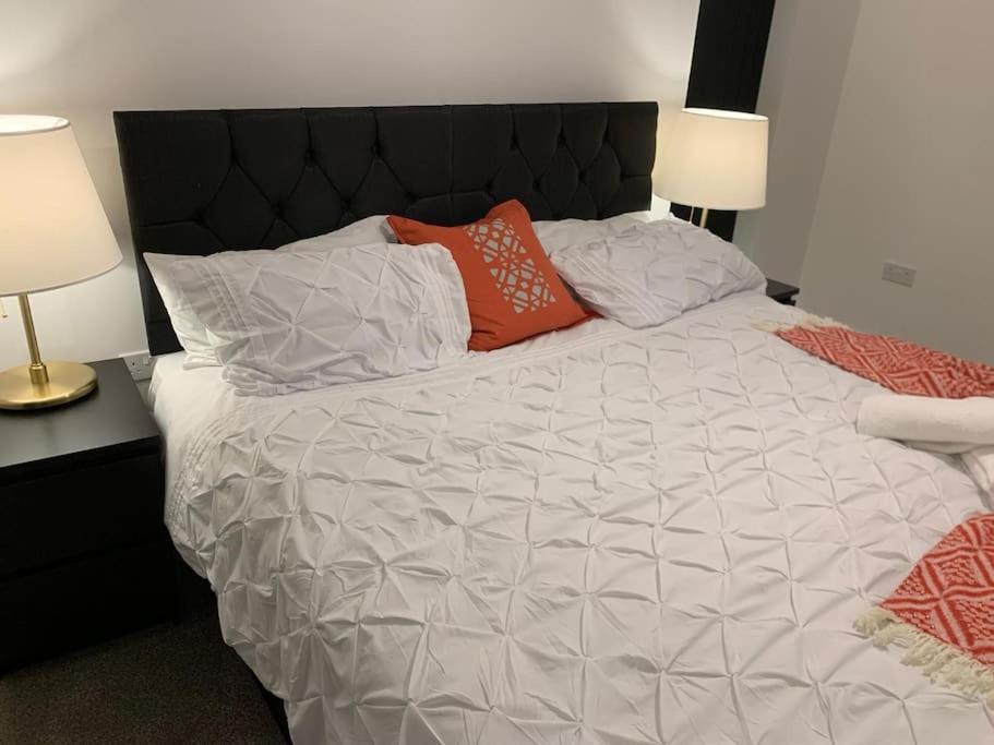Brand New Entire 4 Bed House Multiple Free Parking Early Check-In Late Check- Out Allowed South Ockendon Exterior foto