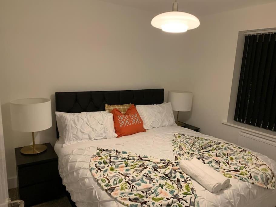 Brand New Entire 4 Bed House Multiple Free Parking Early Check-In Late Check- Out Allowed South Ockendon Exterior foto